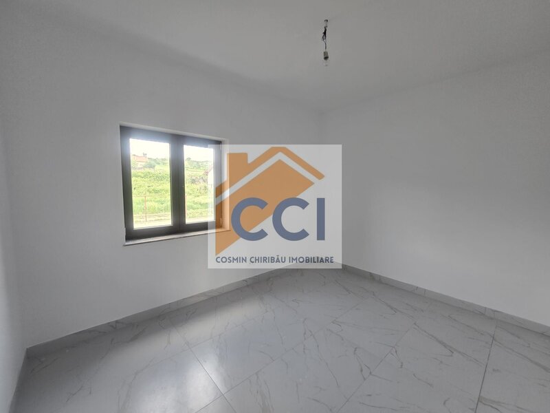 Sarata, Bacau, casa noua moderna de vanzare, confort, spatiu si liniste.