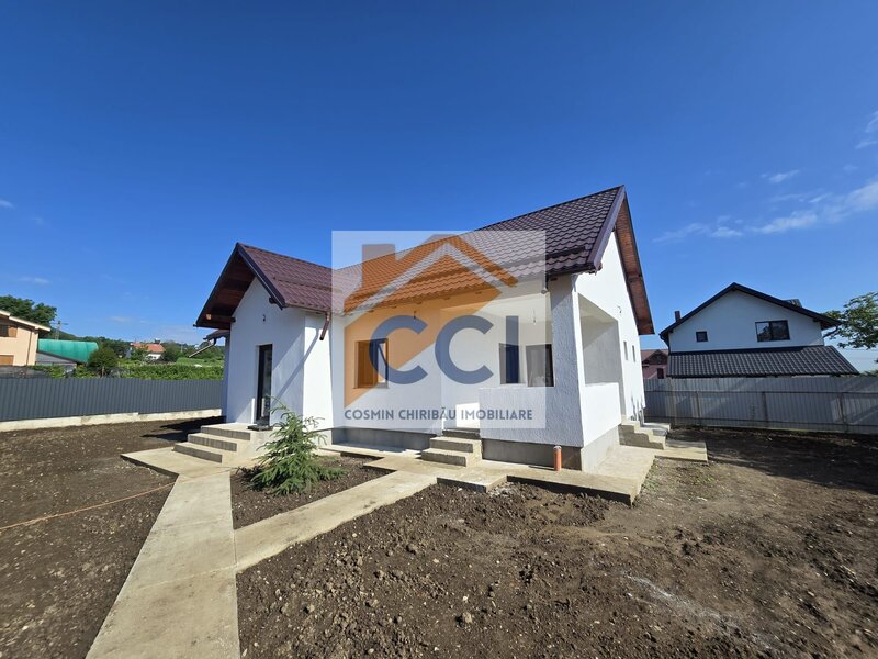 Sarata, Bacau, casa noua moderna de vanzare, confort, spatiu si liniste.