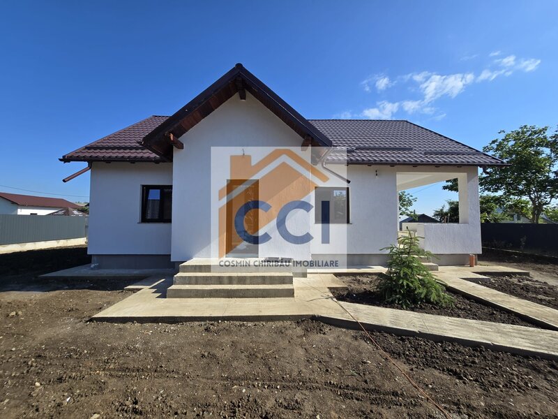 Sarata, Bacau, casa noua moderna de vanzare, confort, spatiu si liniste.